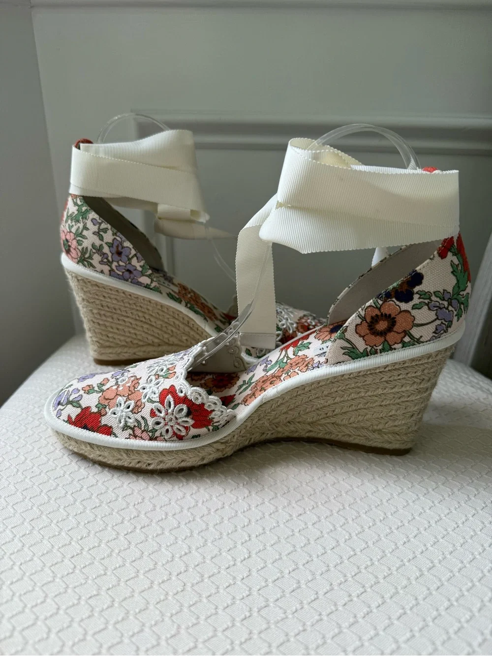 Veronica Beard Soleil White Floral  Embroidered Espadrille Wedges Sandal